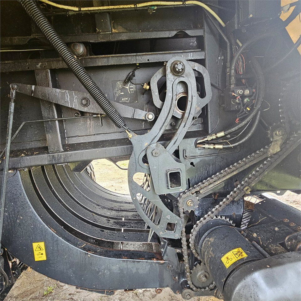 Leasing of New Holland BB9090 New Holland BB9090: picture 30 Leasing of New Holland BB9090 New Holland BB9090: picture 30