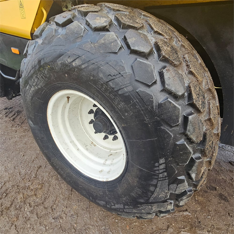 Leasing of New Holland BB9090 New Holland BB9090: picture 44 Leasing of New Holland BB9090 New Holland BB9090: picture 44