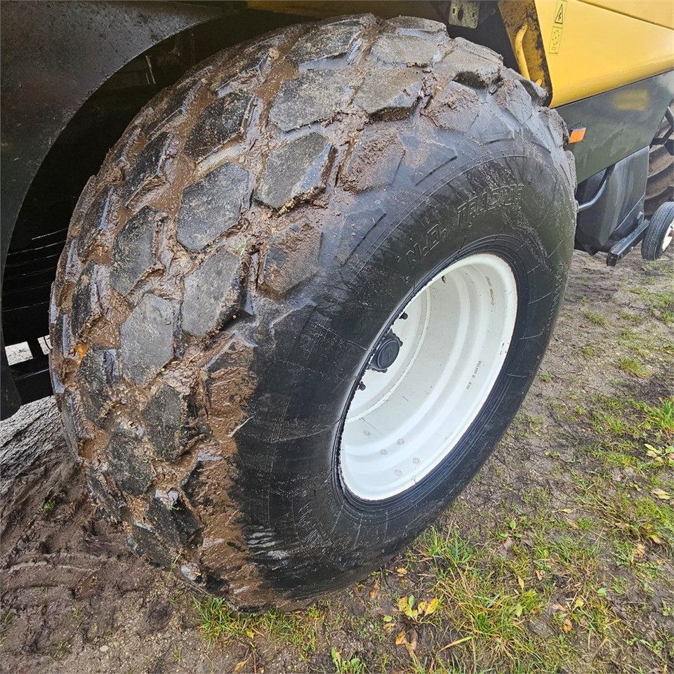 Leasing of New Holland BB9090 New Holland BB9090: picture 40 Leasing of New Holland BB9090 New Holland BB9090: picture 40