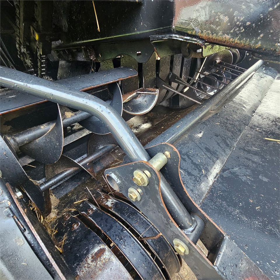 Leasing of New Holland BB9090 New Holland BB9090: picture 17 Leasing of New Holland BB9090 New Holland BB9090: picture 17