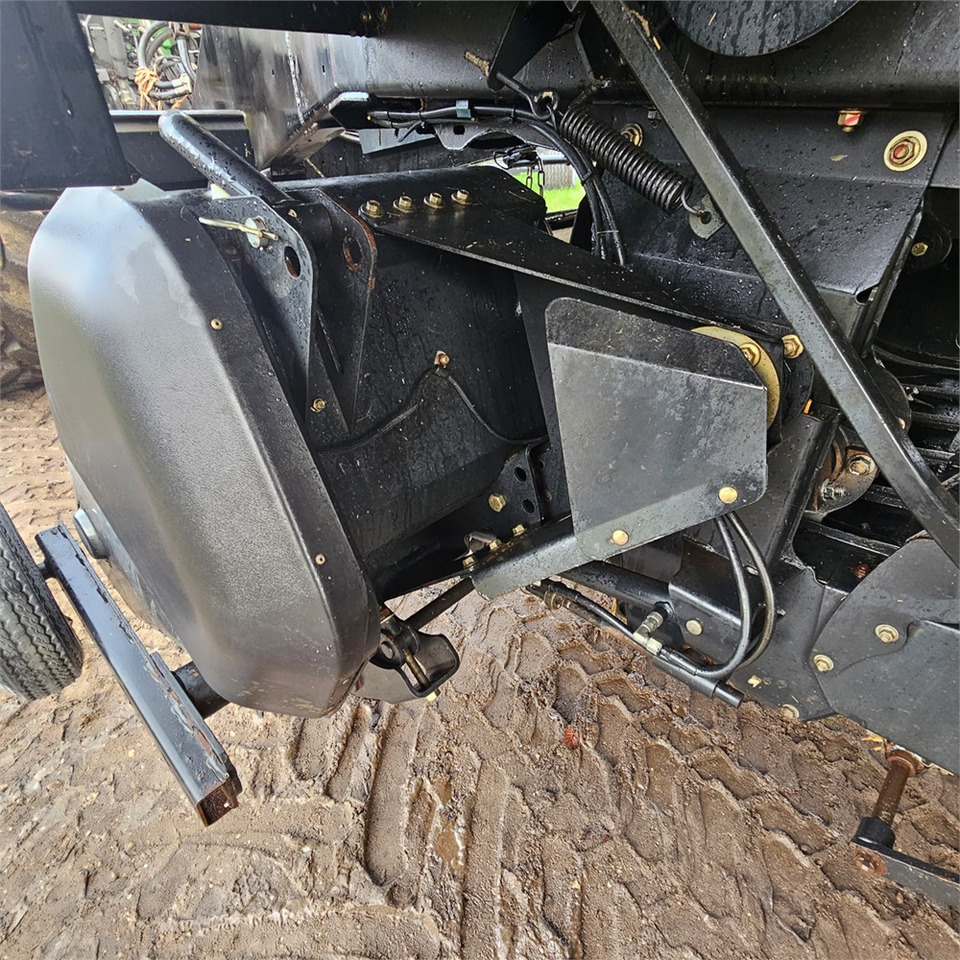 Leasing of New Holland BB9090 New Holland BB9090: picture 25 Leasing of New Holland BB9090 New Holland BB9090: picture 25