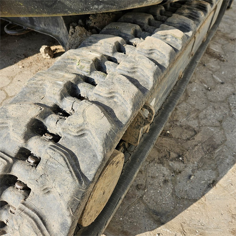 Mini excavator New Holland E26C: picture 40