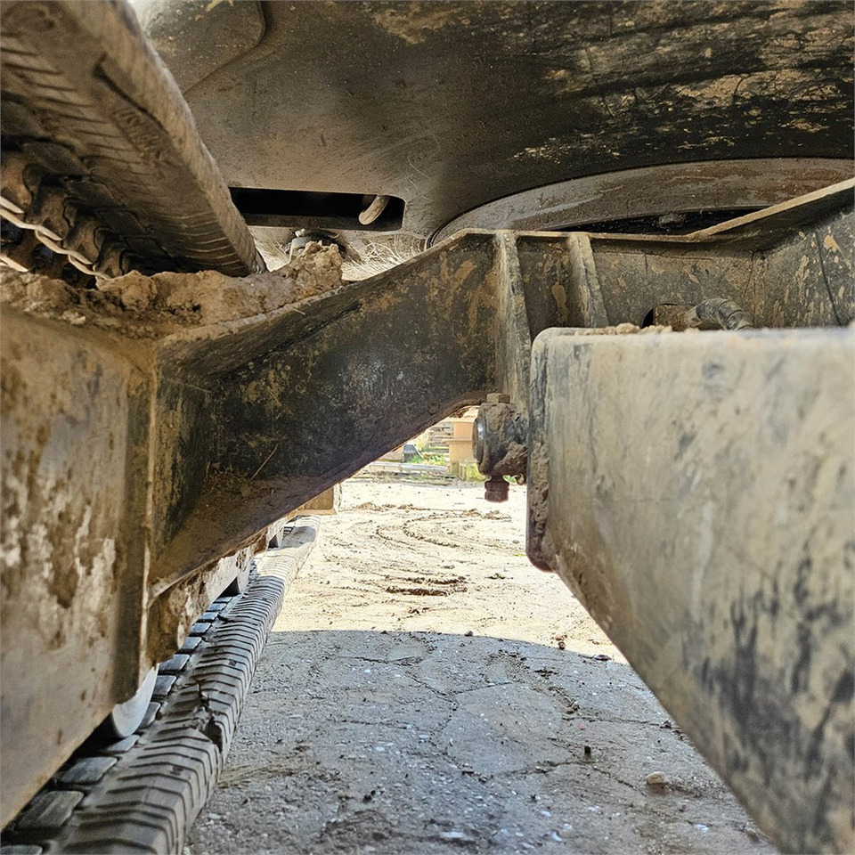 Mini excavator New Holland E26C: picture 37