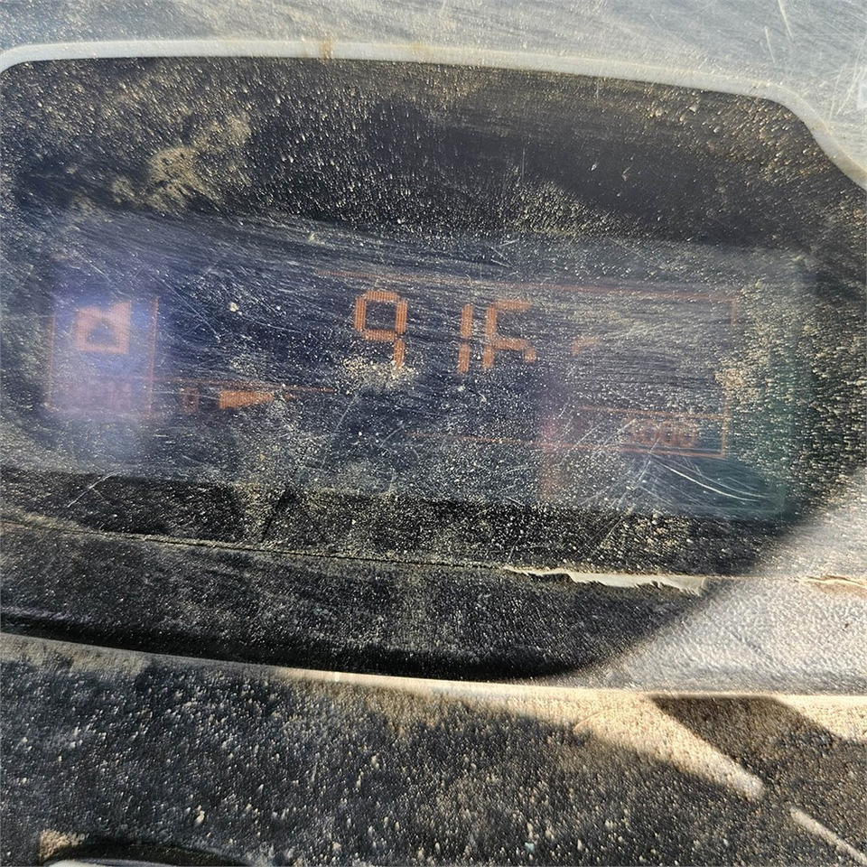 Mini excavator New Holland E26C: picture 17