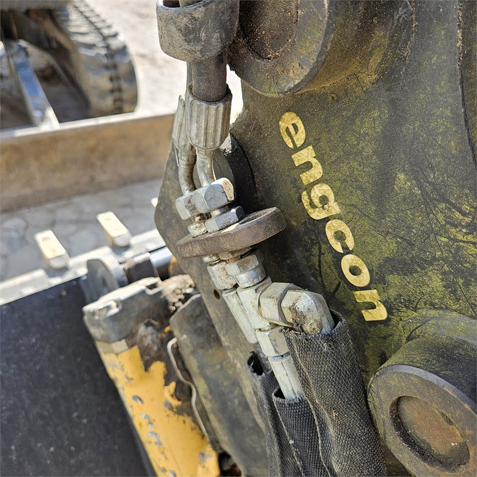 Mini excavator New Holland E26C: picture 32