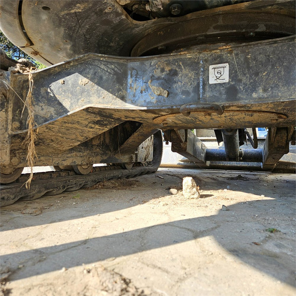 Mini excavator New Holland E26C: picture 36