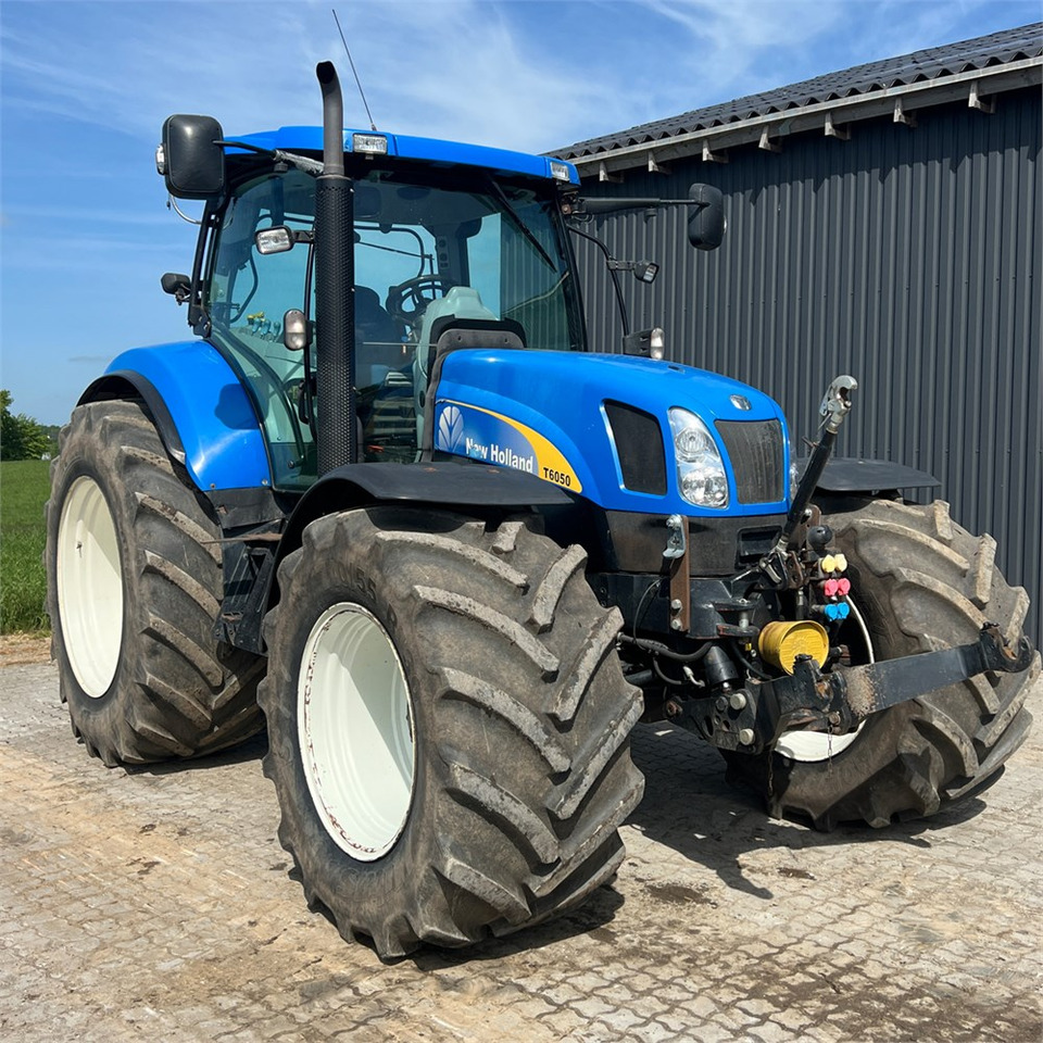 New Holland T6050 - Farm tractor: picture 1 New Holland T6050 - Farm tractor: picture 1