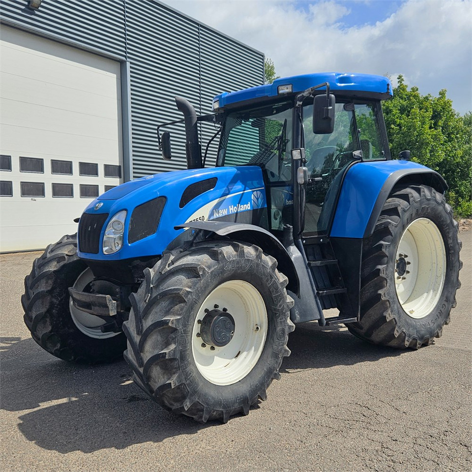 New Holland T7550 - Farm tractor: picture 1 New Holland T7550 - Farm tractor: picture 1