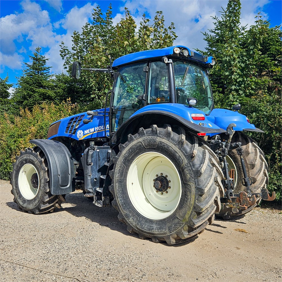 New Holland T8.390 - Farm tractor: picture 3 New Holland T8.390 - Farm tractor: picture 3