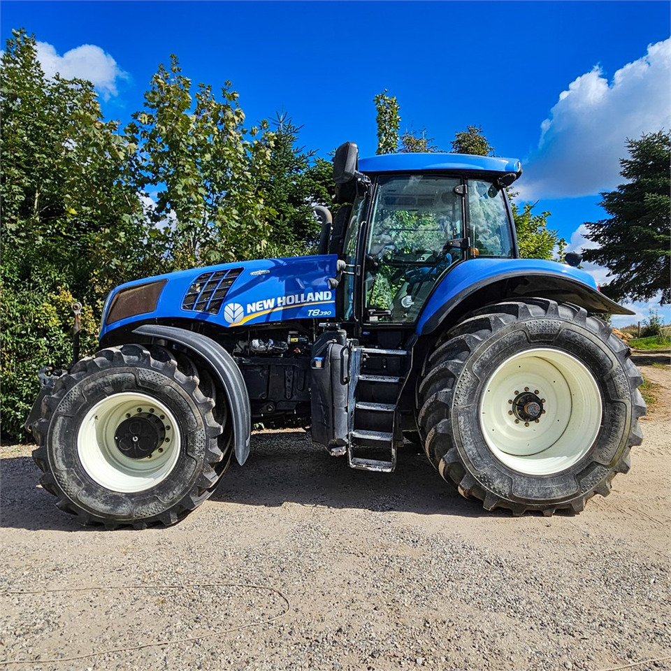 New Holland T8.390 - Farm tractor: picture 2 New Holland T8.390 - Farm tractor: picture 2