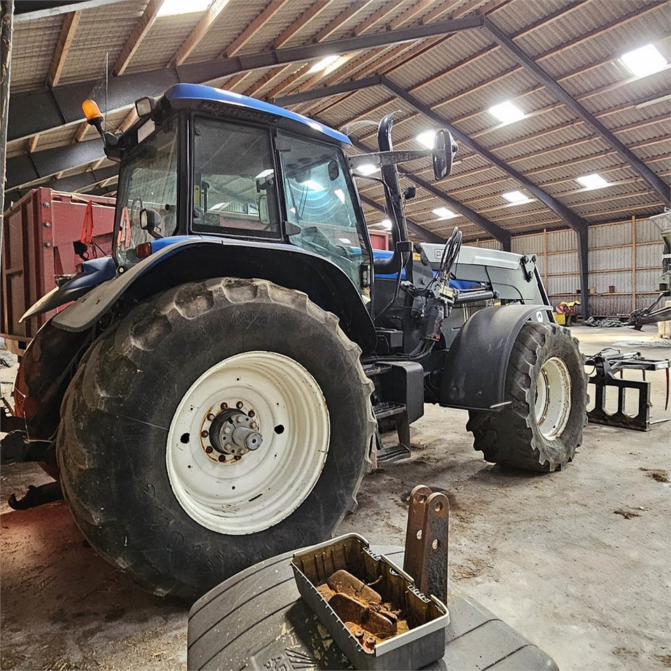 New Holland TM 190 4WD - Farm tractor: picture 5 New Holland TM 190 4WD - Farm tractor: picture 5
