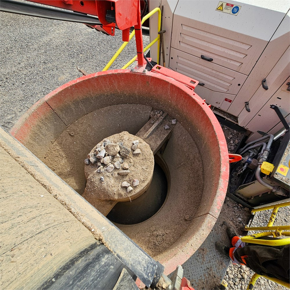 Cone crusher Sandvik QH332: picture 19 Cone crusher Sandvik QH332: picture 19