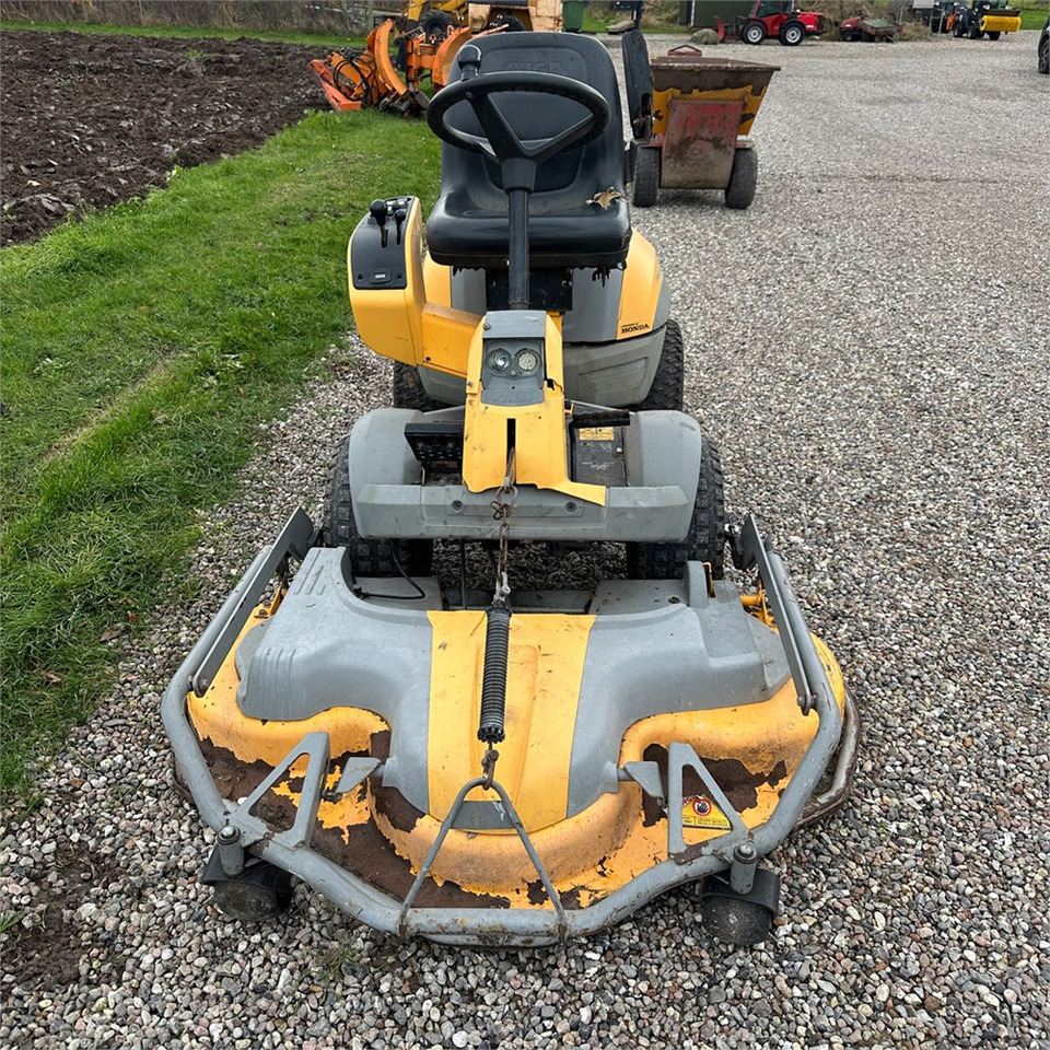 Stiga P901 Parkpro 25 4WD - Lawn mower: picture 4 Stiga P901 Parkpro 25 4WD - Lawn mower: picture 4