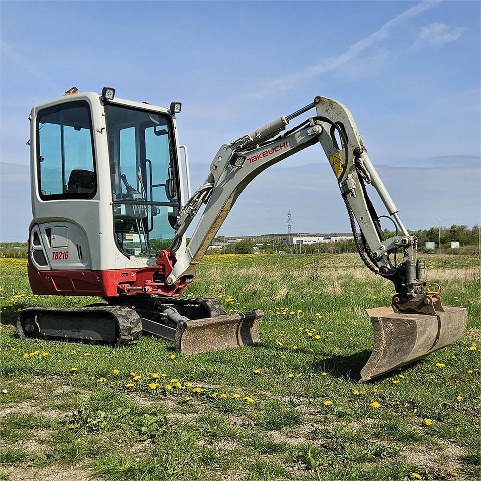 Takeuchi TB216 - Mini excavator: picture 3 Takeuchi TB216 - Mini excavator: picture 3