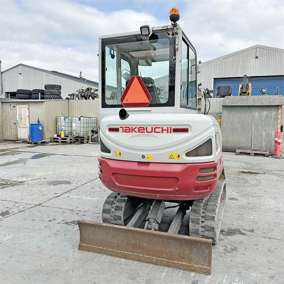 Takeuchi TB230 - Mini excavator: picture 5 Takeuchi TB230 - Mini excavator: picture 5