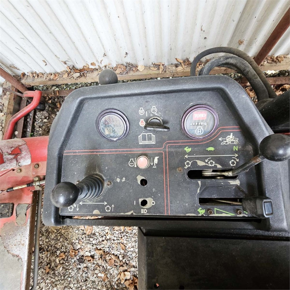 Lawn mower Toro Greensmaster 3200-D: picture 10