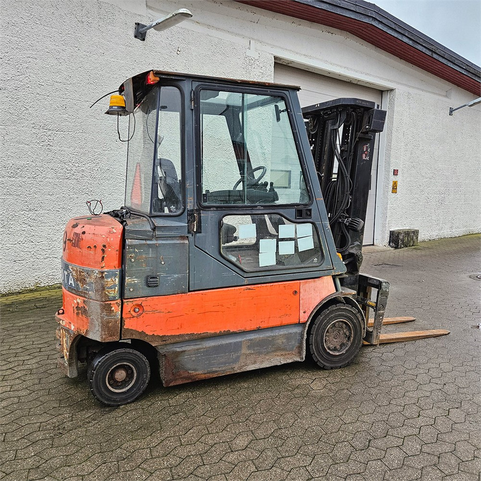 Toyota 7FBMF30 - Forklift: picture 4 Toyota 7FBMF30 - Forklift: picture 4