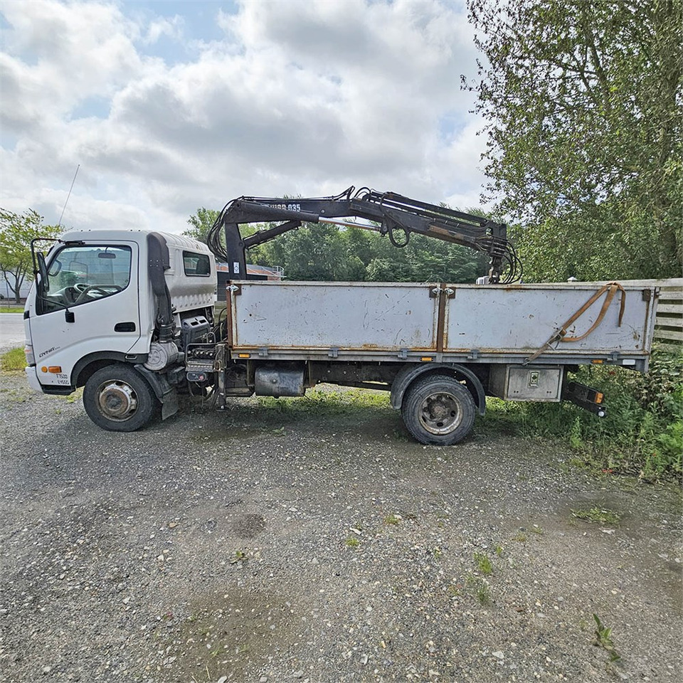 Toyota Dyna 200 - Dropside/ Flatbed truck: picture 3 Toyota Dyna 200 - Dropside/ Flatbed truck: picture 3