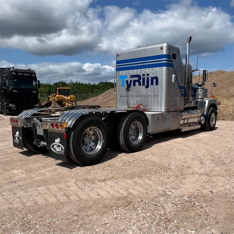 Mack Superliner - Tractor unit: picture 5 Mack Superliner - Tractor unit: picture 5