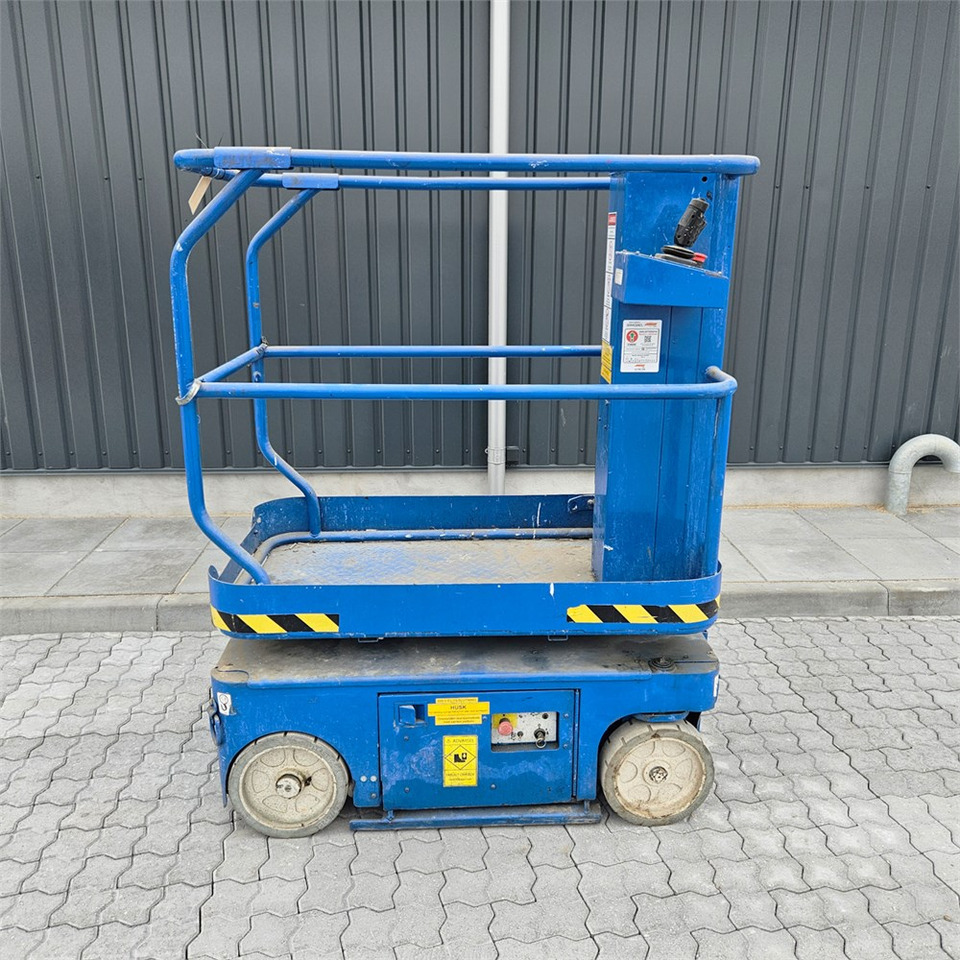 UpRight TM12 - Vertical mast lift: picture 1 UpRight TM12 - Vertical mast lift: picture 1