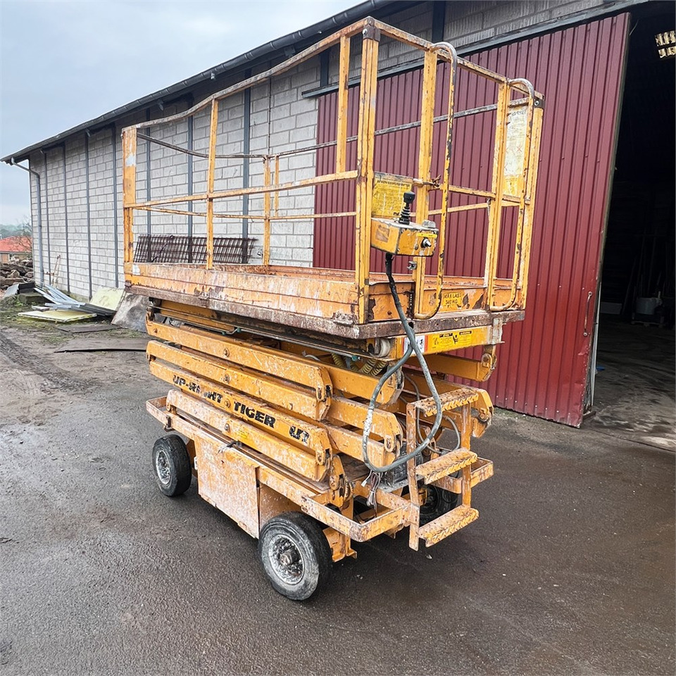 UpRight Tiger F5024-01 - Scissor lift: picture 2 UpRight Tiger F5024-01 - Scissor lift: picture 2
