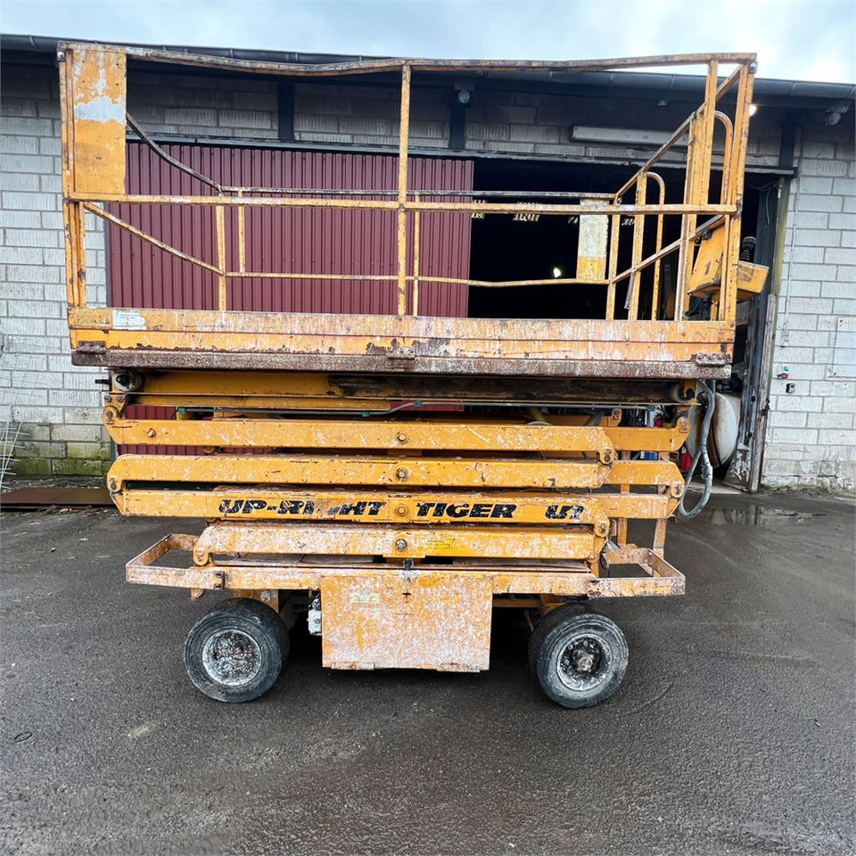 UpRight Tiger F5024-01 - Scissor lift: picture 4 UpRight Tiger F5024-01 - Scissor lift: picture 4
