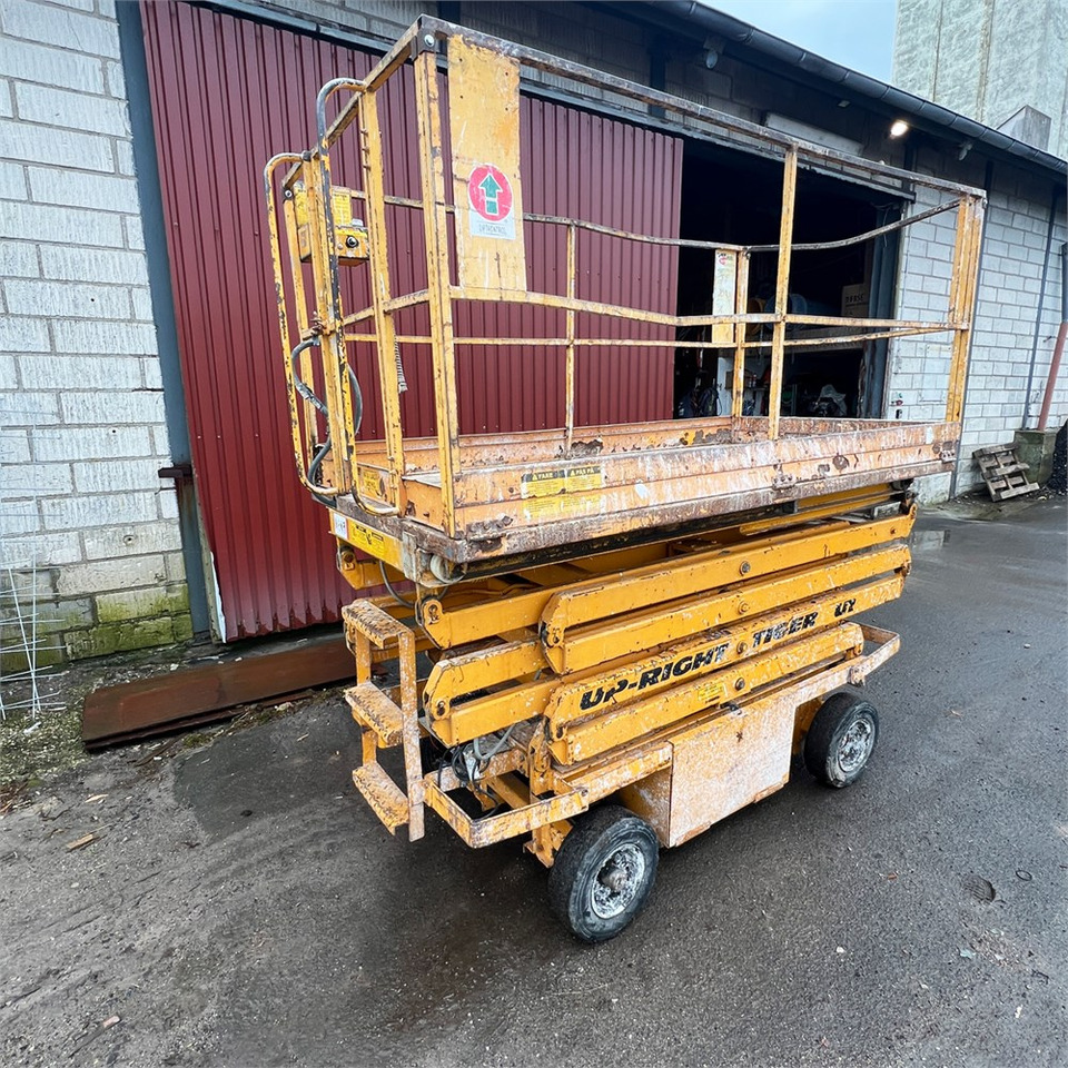 UpRight Tiger F5024-01 - Scissor lift: picture 5 UpRight Tiger F5024-01 - Scissor lift: picture 5
