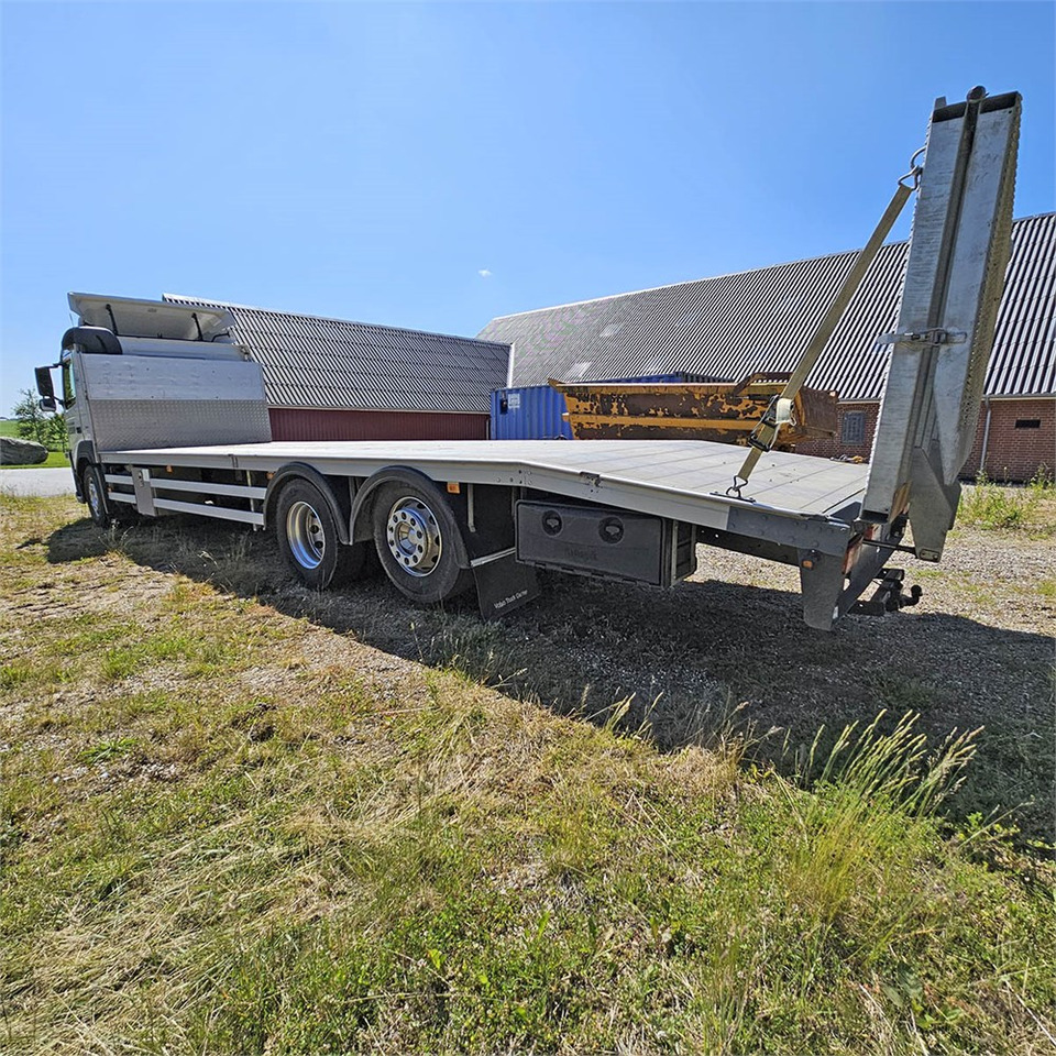 Volvo FM 330 - Car transporter truck: picture 4 Volvo FM 330 - Car transporter truck: picture 4
