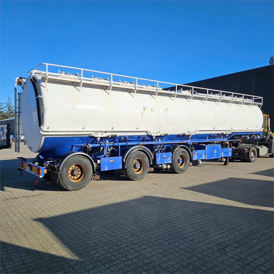 Welgro 97WSL43-32 Food tank 58m3 - Tanker semi-trailer: picture 3 Welgro 97WSL43-32 Food tank 58m3 - Tanker semi-trailer: picture 3