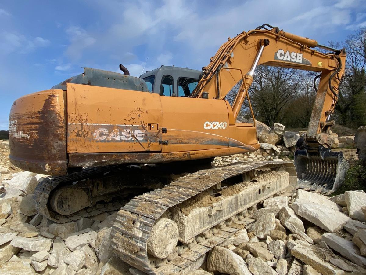 Case CX240 - Crawler excavator: picture 2 Case CX240 - Crawler excavator: picture 2
