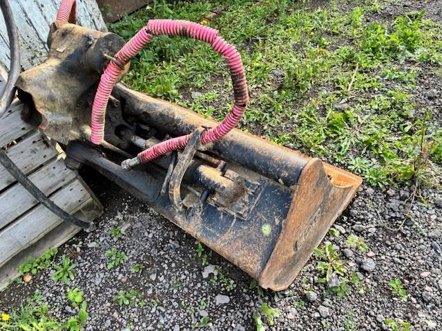 MORIN ORIENTABLE M3 - Excavator bucket: picture 3 MORIN ORIENTABLE M3 - Excavator bucket: picture 3