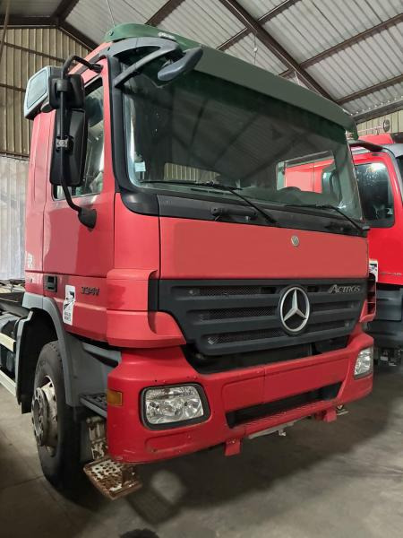 Mercedes 6X4 ACTROS 3341 - Hook lift truck: picture 2 Mercedes 6X4 ACTROS 3341 - Hook lift truck: picture 2