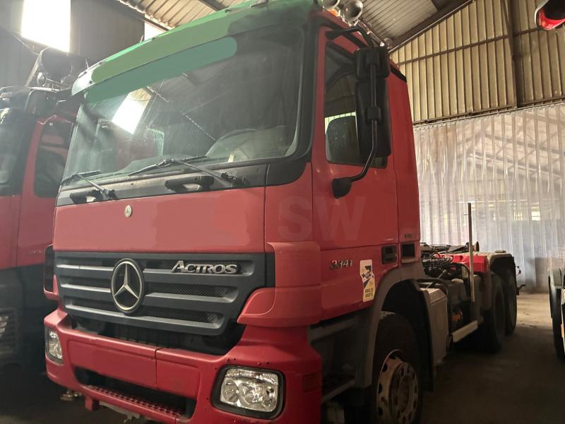 Mercedes 6X4 ACTROS 3341 - Hook lift truck: picture 1 Mercedes 6X4 ACTROS 3341 - Hook lift truck: picture 1