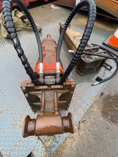 TECMAN 3,5T - Hydraulic hammer: picture 2 TECMAN 3,5T - Hydraulic hammer: picture 2