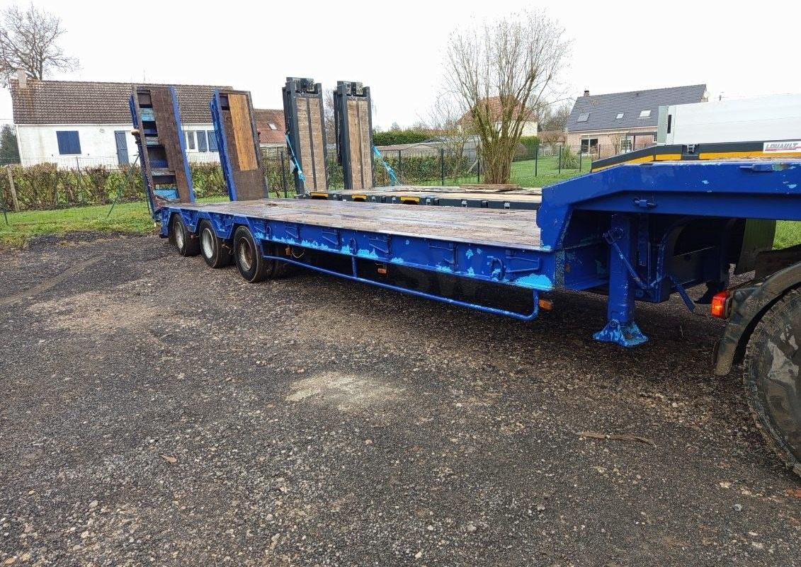 Verem 3 ESSIEUX - Low loader semi-trailer: picture 1 Verem 3 ESSIEUX - Low loader semi-trailer: picture 1