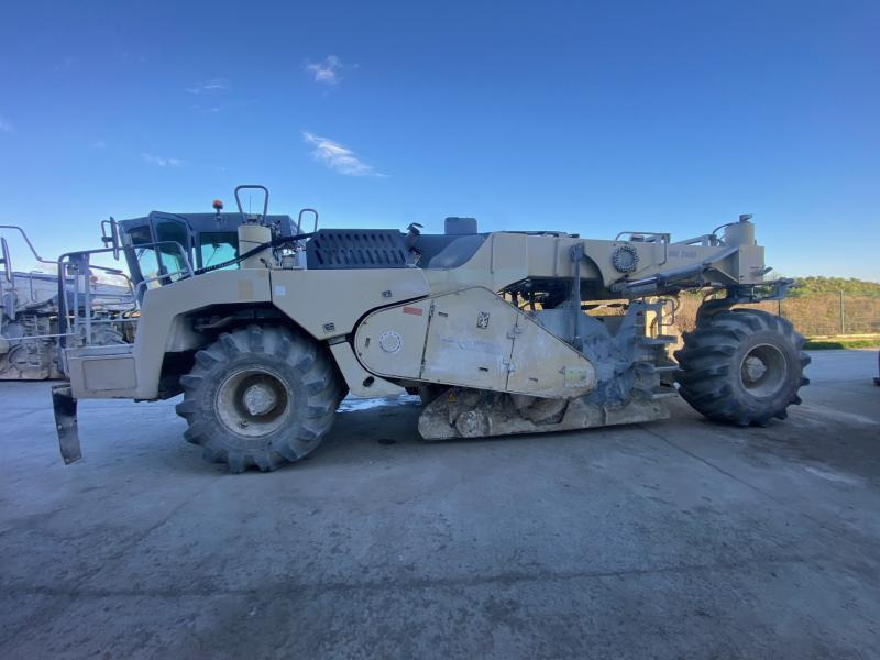 WIRTGEN WR 2400 - Soil stabilizer: picture 1 WIRTGEN WR 2400 - Soil stabilizer: picture 1
