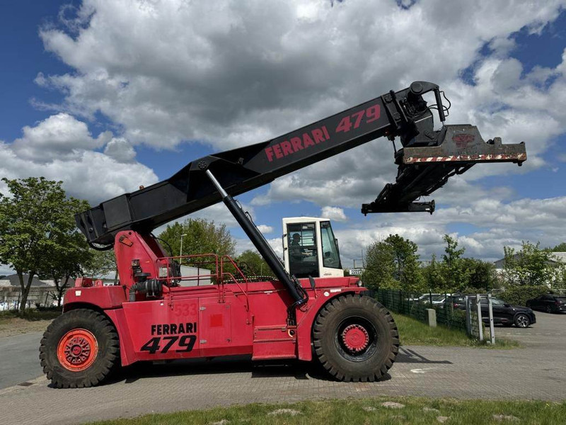 CVS Ferrari F479.5 - Reach stacker: picture 2 CVS Ferrari F479.5 - Reach stacker: picture 2