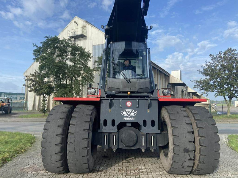CVS Ferrari F500RS6 - Reach stacker: picture 4 CVS Ferrari F500RS6 - Reach stacker: picture 4