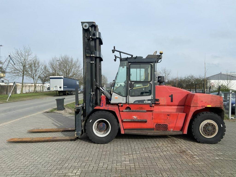 Kalmar DCE150-12 - Diesel forklift: picture 2 Kalmar DCE150-12 - Diesel forklift: picture 2