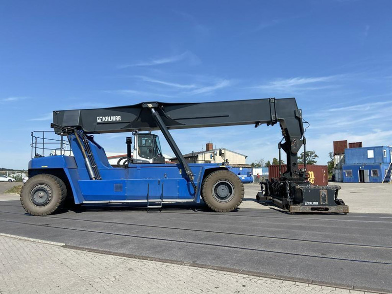 Kalmar DRG450-82S5HCXS - Reach stacker: picture 3 Kalmar DRG450-82S5HCXS - Reach stacker: picture 3