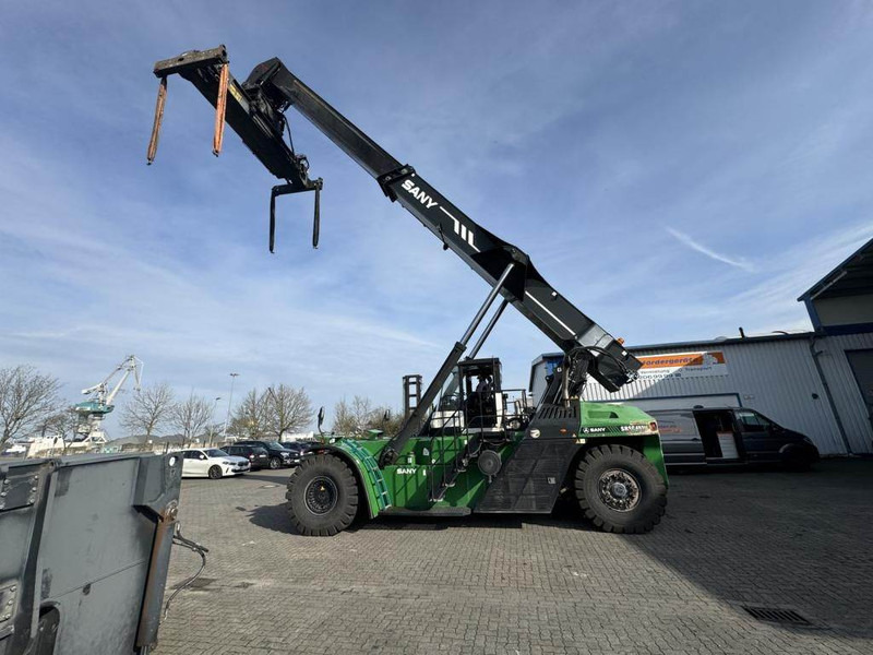 Sany SRSC4531G - Reach stacker: picture 2 Sany SRSC4531G - Reach stacker: picture 2