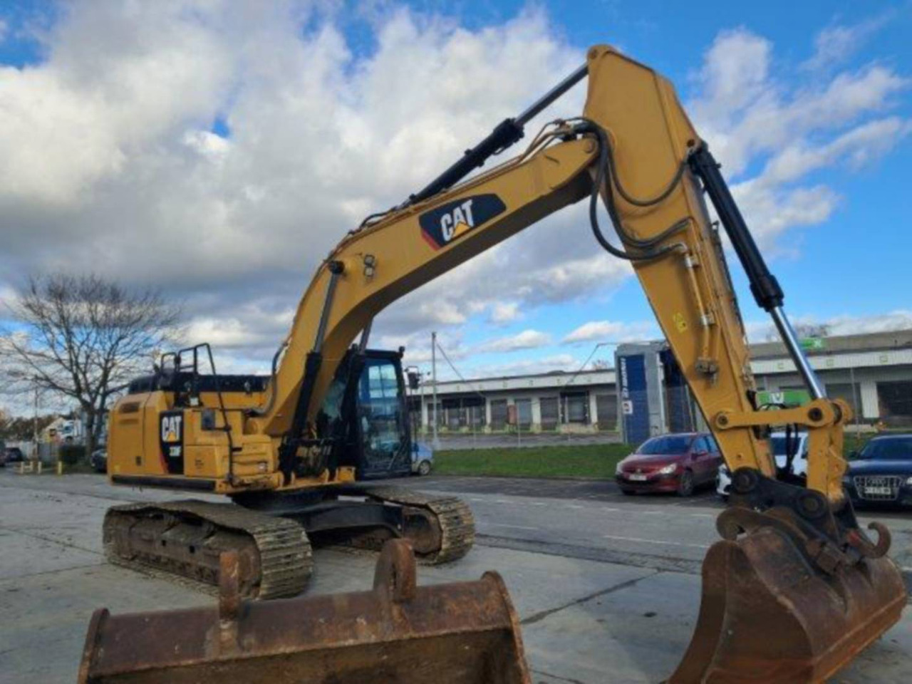 CAT 330F - Crawler excavator: picture 2 CAT 330F - Crawler excavator: picture 2