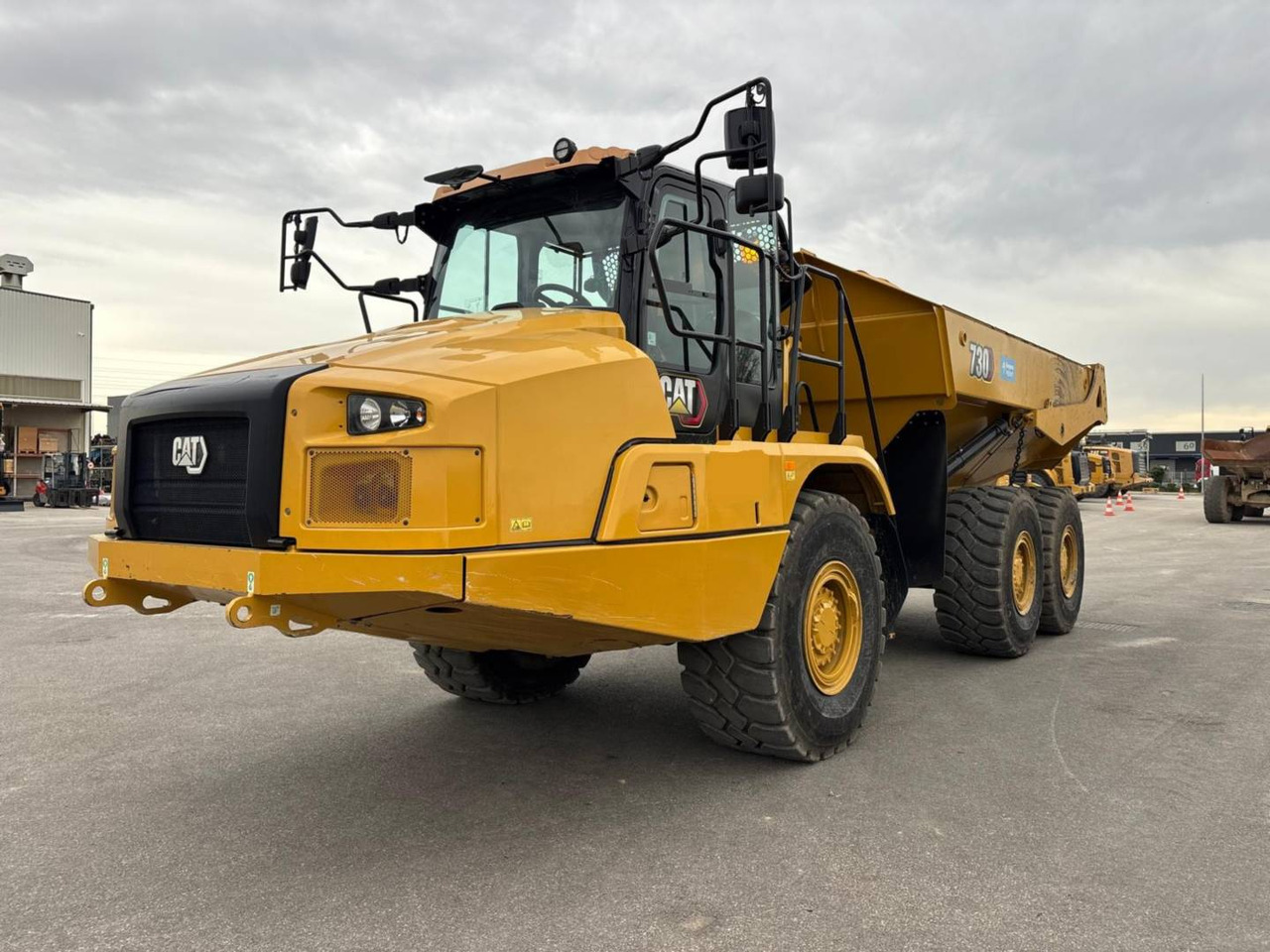 CAT 730 - Articulated dump truck: picture 2 CAT 730 - Articulated dump truck: picture 2