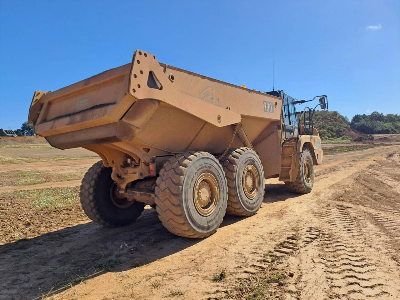 CAT 730 - Articulated dump truck: picture 3 CAT 730 - Articulated dump truck: picture 3