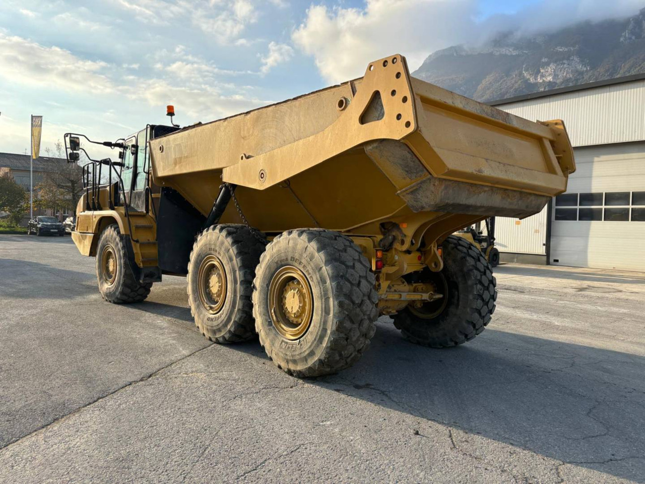 CAT 730 - Articulated dump truck: picture 5 CAT 730 - Articulated dump truck: picture 5