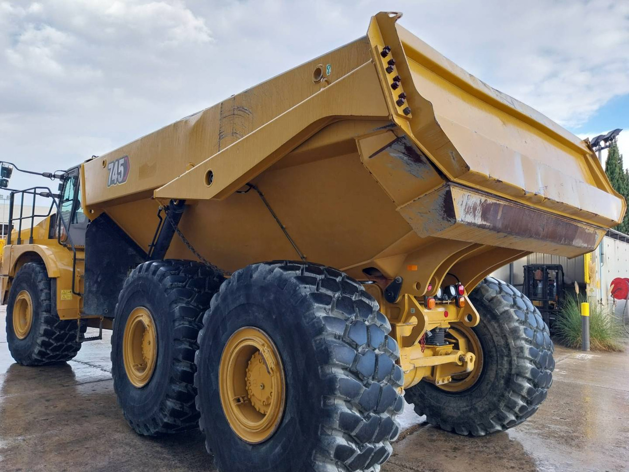 CAT 745 - Articulated dump truck: picture 4 CAT 745 - Articulated dump truck: picture 4