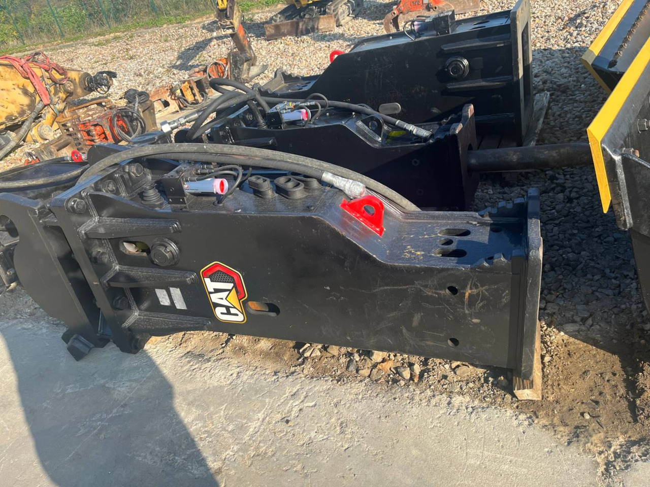 CAT H130GCS/CW40S - Hydraulic hammer: picture 1 CAT H130GCS/CW40S - Hydraulic hammer: picture 1