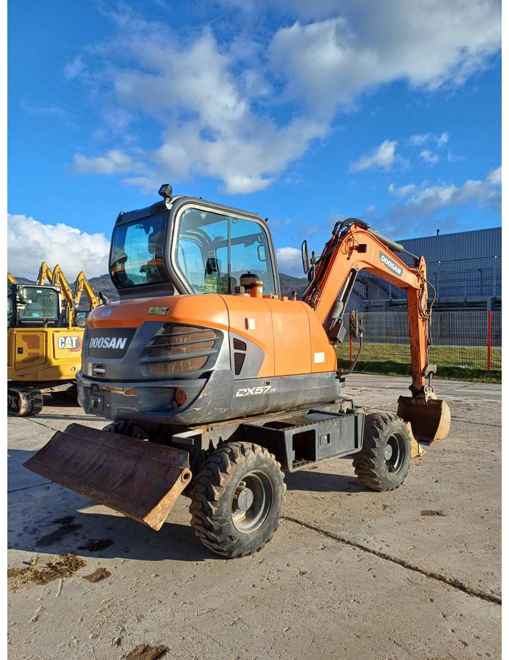 DOOSAN INFRACORE AMERICA CORP. DX57W-7 - Wheel excavator: picture 3 DOOSAN INFRACORE AMERICA CORP. DX57W-7 - Wheel excavator: picture 3