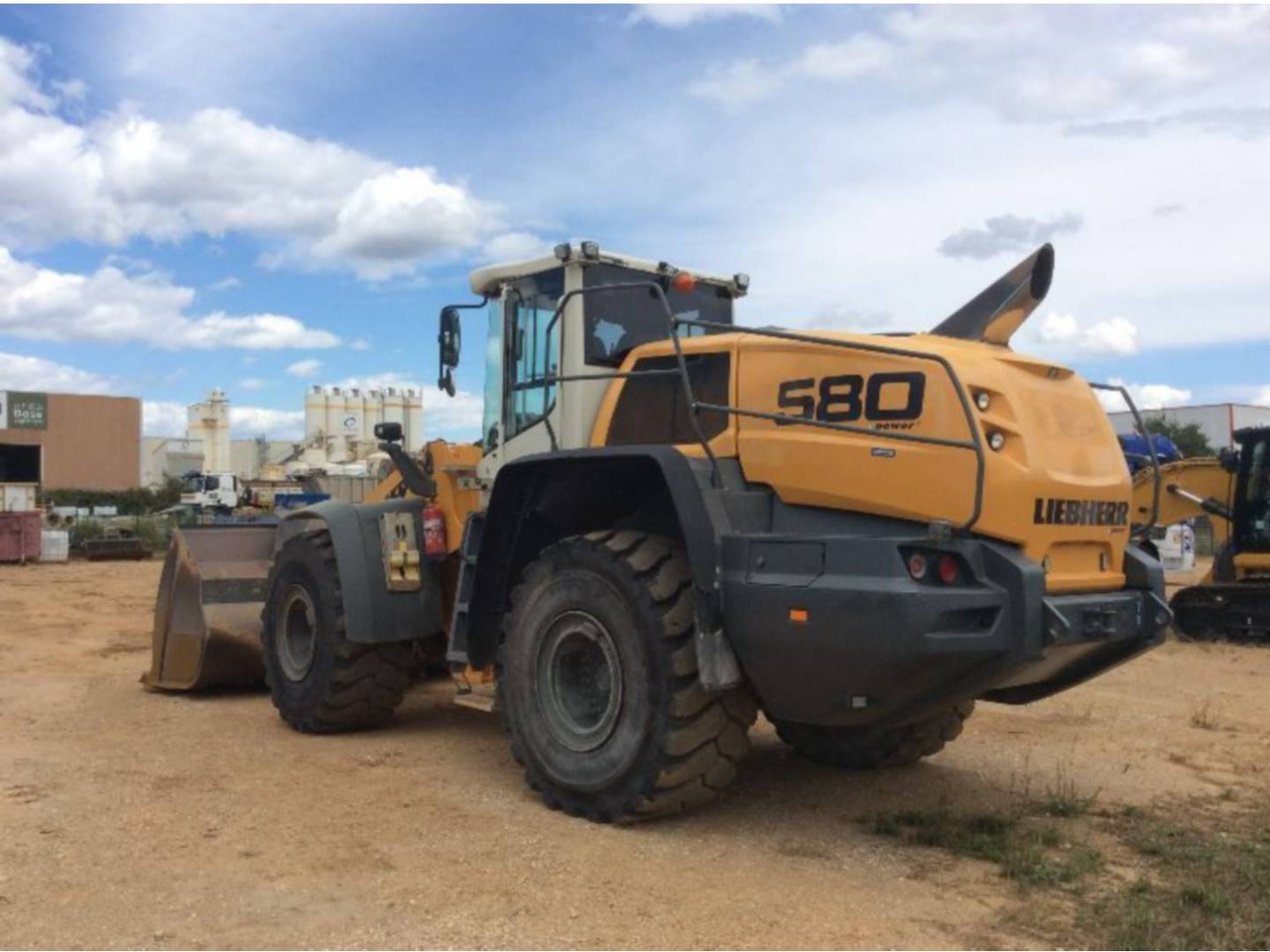 LIEBHERR L580 - Wheel loader: picture 2 LIEBHERR L580 - Wheel loader: picture 2