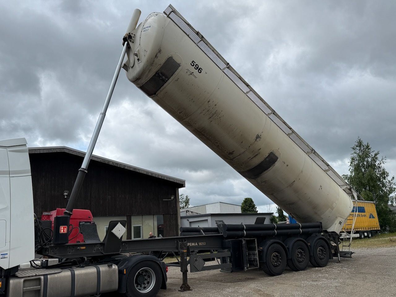 Spitzer SK 2760 CAL Kippsilo - Silo semi-trailer: picture 1 Spitzer SK 2760 CAL Kippsilo - Silo semi-trailer: picture 1